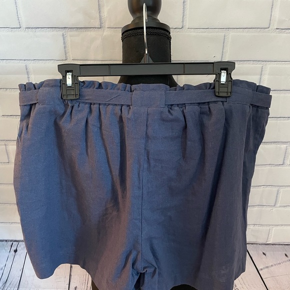 Navy Linen Shorts w/pockets - Picture 3 of 3